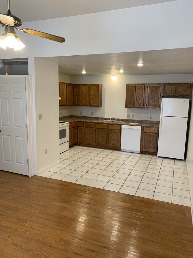 2704 Wakefield Dr, Unit 1 in Jonesboro, AR - Building Photo - Building Photo