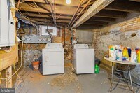 2018 E York St photo'