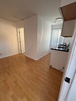 1811 N Lincoln St in Burbank, CA - Building Photo