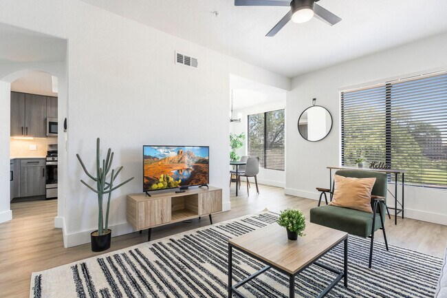 15608 N 71st St in Scottsdale, AZ - Foto de edificio - Building Photo