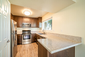 Spring Club Apartments in Santa Rosa, CA - Building Photo - Interior Photo