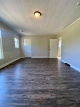 98 E Van Buren St in Battle Creek, MI - Building Photo - Building Photo