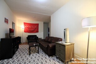 316 Saint Paul St, Unit 3 in Brookline, MA - Building Photo
