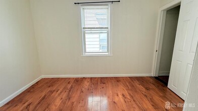 660 Charles St in Perth Amboy, NJ - Building Photo - Building Photo