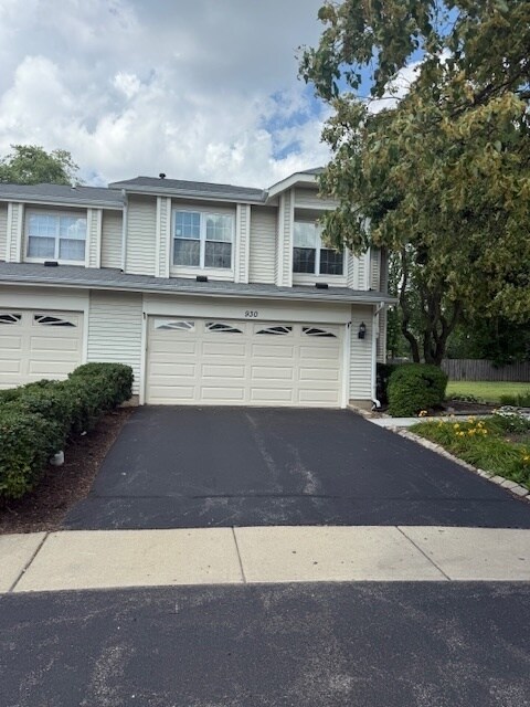 930 Dighton Ln