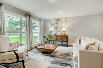 10202 Raritan Dr in Houston, TX - Building Photo - Building Photo