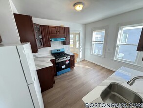 138 Holton St in Boston, MA - Building Photo - Building Photo