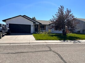 1817 Mandan Trail in Bar Nunn, WY - Building Photo