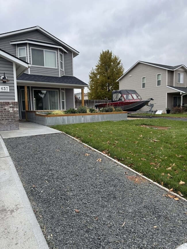 property at 637 E Oregon Ave