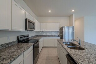 6450 W Magdalena Ln in Phoenix, AZ - Building Photo