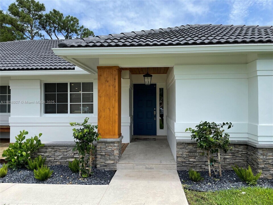 9305 Old Pine Rd in Boca Raton, FL - Foto de edificio