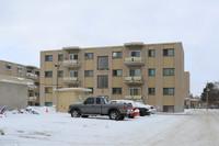 147-149 Fairway Rd N in Kitchener, ON - Building Photo - Building Photo