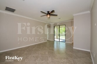 11327 Sweetgrass Dr in Bradenton, FL - Foto de edificio - Building Photo