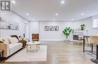 24 Norcross Rd in Toronto, ON - Building Photo - Building Photo