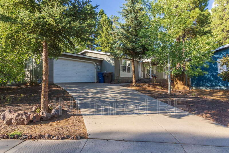 2364 W Rock Island Ave in Flagstaff, AZ - Building Photo