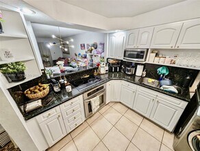 8550 SW 109th Ave in Miami, FL - Building Photo - Building Photo