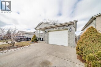 3494 Caribou Crescent in Windsor, ON - Building Photo - Building Photo