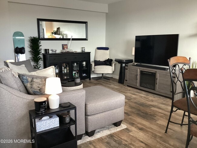 property at 28 Riverside Ave