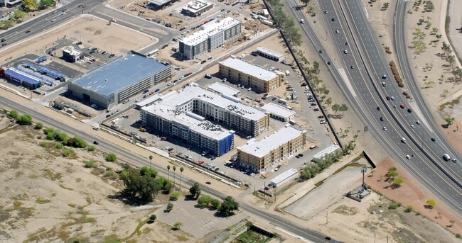 The Somerset in Glendale, AZ - Building Photo - Building Photo
