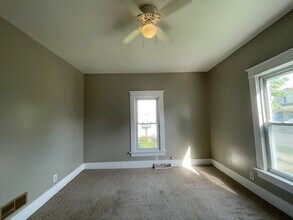 330 W 6th St in Mishawaka, IN - Building Photo - Building Photo