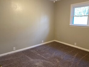 102 Sanders Store Rd in Milan, TN - Building Photo - Building Photo