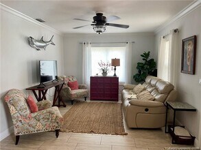 2171 NE Pelican Terrace in Jensen Beach, FL - Foto de edificio - Building Photo
