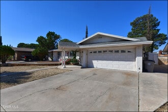 1739 Russ Randall St in El Paso, TX - Building Photo - Building Photo