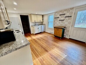 567 Firetown Rd in Simsbury, CT - Building Photo - Building Photo