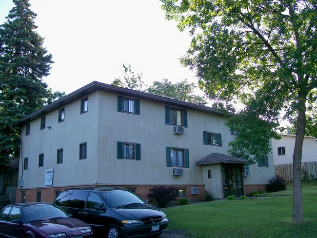 219 Clay St in Anoka, MN - Foto de edificio - Building Photo