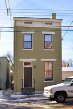 837 York St in Cincinnati, OH - Building Photo - Building Photo