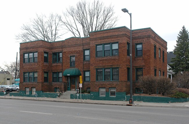 1623 W Lake St in Minneapolis, MN - Foto de edificio - Building Photo