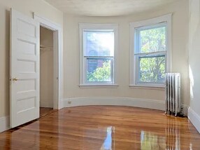 83 Yorktown St, Unit 1 in Somerville, MA - Foto de edificio - Building Photo