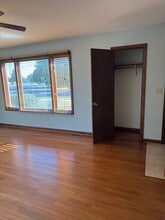 718 Sojourn Rd in New Lenox, IL - Foto de edificio - Building Photo