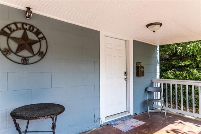 237 W Brooklyn Ave in Dallas, TX - Building Photo - Building Photo