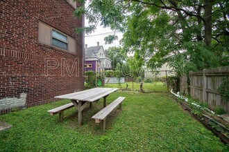 2060 N Delaware St, Unit Apt 10 in Indianapolis, IN - Building Photo - Building Photo