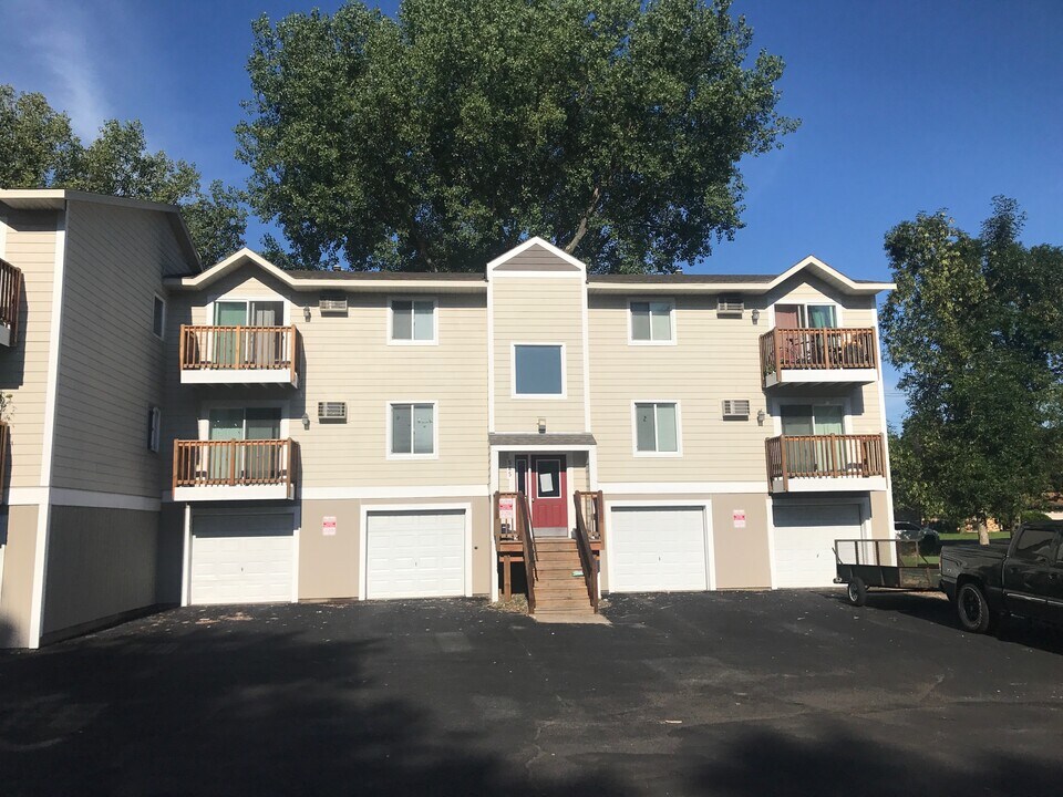 595 Belland Ave in Vadnais Heights, MN - Building Photo