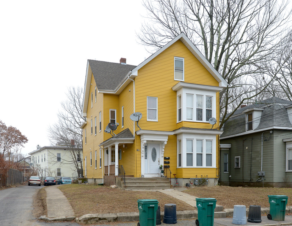 106 Park St in Attleboro, MA - Building Photo