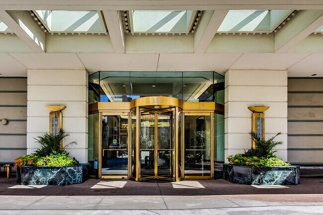 195 N Harbor Dr in Chicago, IL - Building Photo - Building Photo