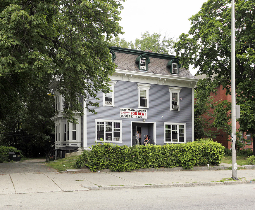 776 Main St in Worcester, MA - Building Photo