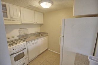 128 Water Front Way-Unit -APT 300 in Altamonte Springs, FL - Building Photo - Building Photo