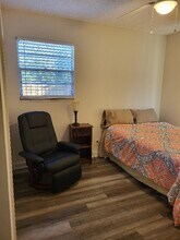 7086 Queen of Hearts Ct in Jacksonville, FL - Foto de edificio - Building Photo