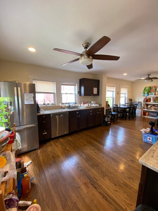 117 Burget Ave, Unit 1 in Medford, MA - Building Photo