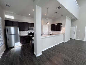 422 Creekside Curve in New Braunfels, TX - Building Photo - Building Photo