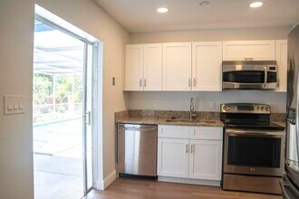 1876 E Chatham Rd in West Palm Beach, FL - Building Photo - Building Photo