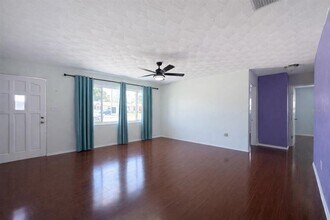 2403 Cleveland Rd in Sebring, FL - Building Photo - Building Photo