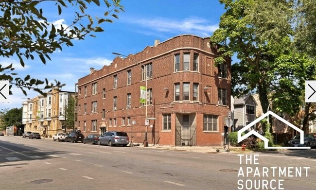 2842 W Augusta Blvd, Unit 2 in Chicago, IL - Foto de edificio - Building Photo
