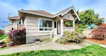 1524 Rockefeller Ave in Everett, WA - Building Photo