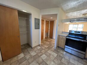 152 North Beacon St, Unit B1 in Boston, MA - Building Photo - Building Photo