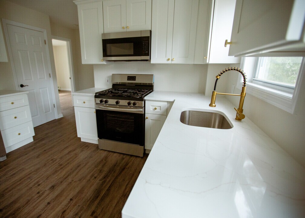 1225 Bellmore Ave, Unit bellmore in North Bellmore, NY - Building Photo