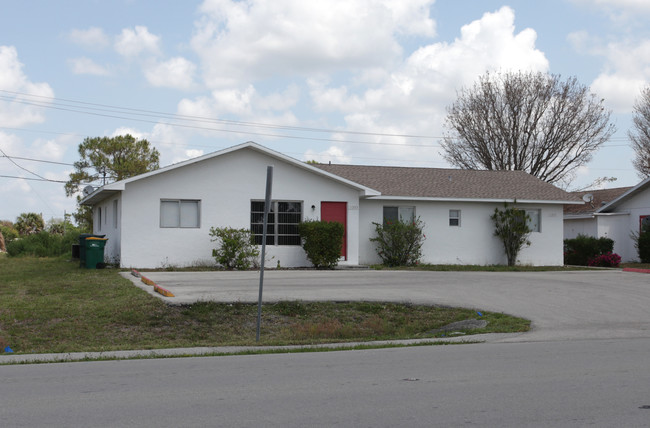 5201 Coronado Pky in Naples, FL - Building Photo - Building Photo